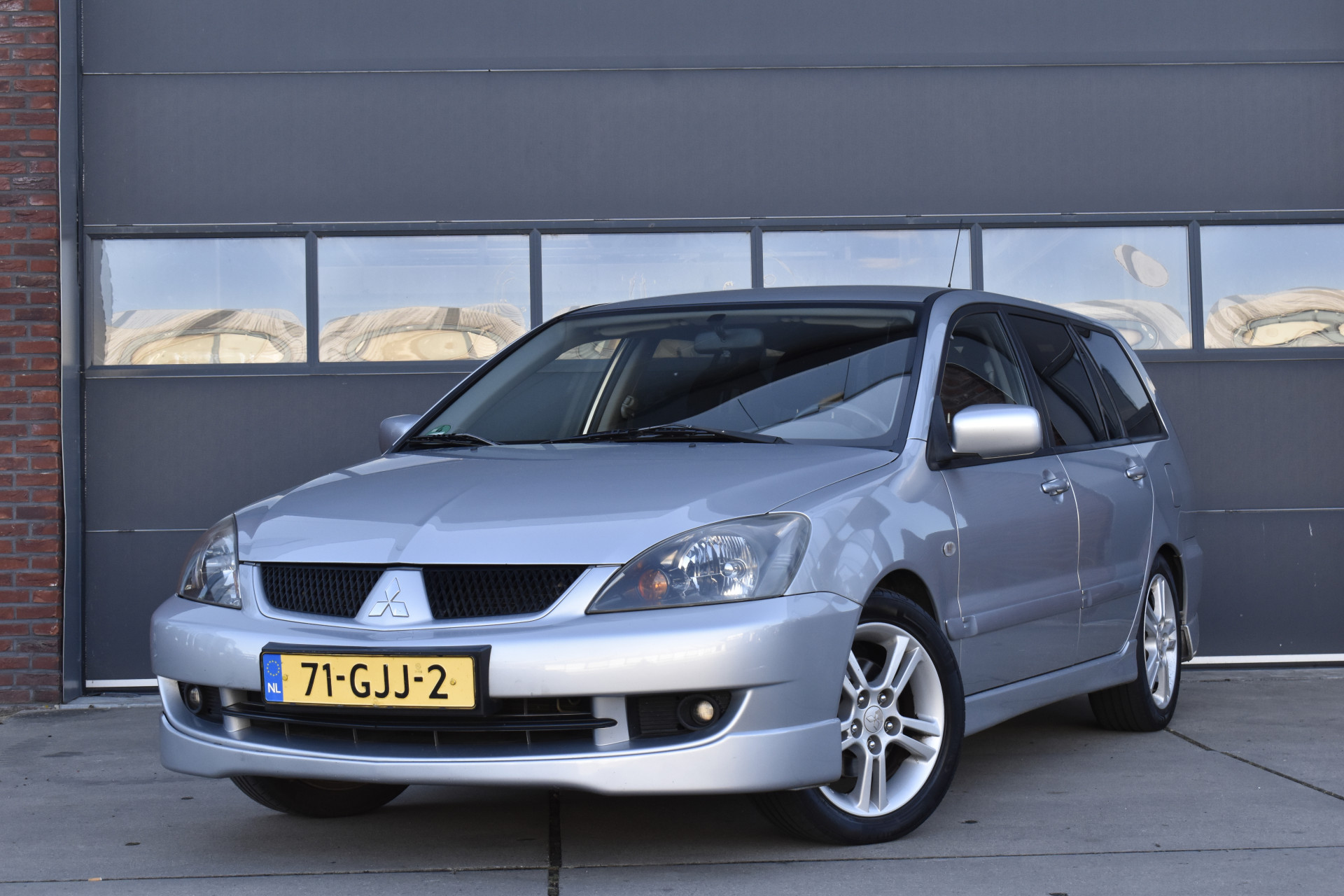 45377675-16.jpg
